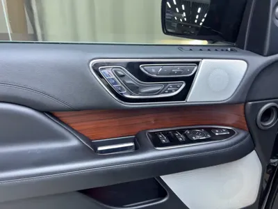 Lincoln Navigator