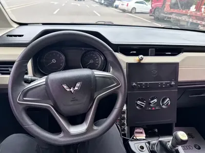 Wuling Hongguang Plus