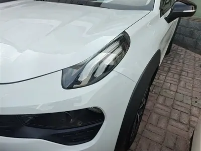 Lynk & Co 02