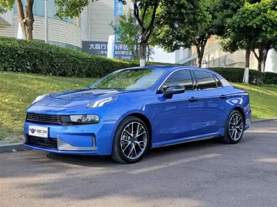 Lynk & Co 03