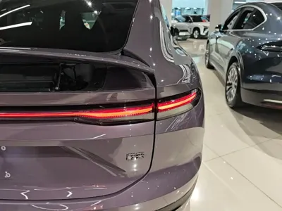 Nio EC6