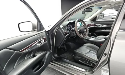 Infiniti M