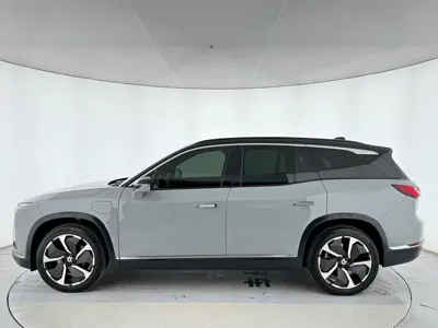 Nio ES8