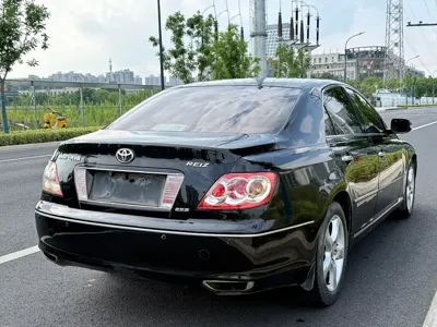 Toyota Reiz