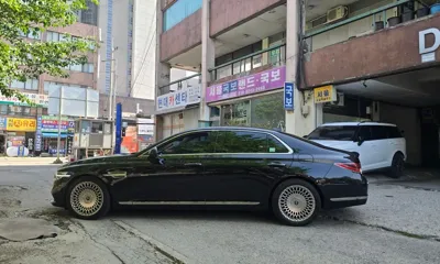 Genesis G90