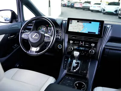 Lexus LM