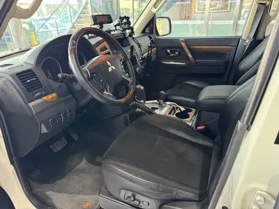 Mitsubishi Pajero (Import)