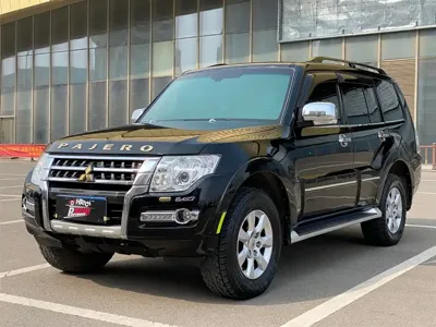 Mitsubishi Pajero (Import)