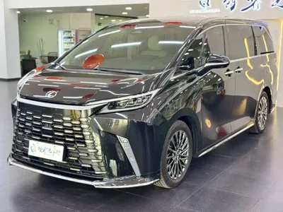 Lexus LM