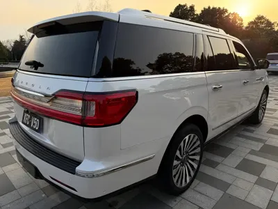Lincoln Navigator