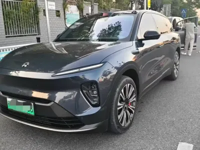 Nio ES8