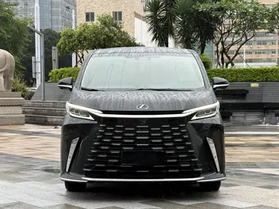Lexus LM
