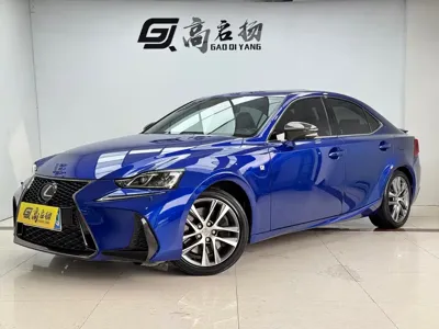 Lexus IS