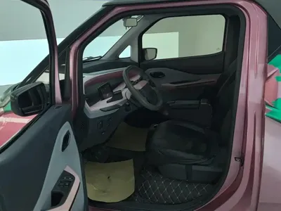 Baojun E200