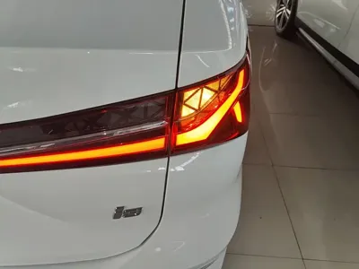 Roewe i5