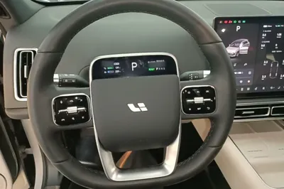 Li Auto L6
