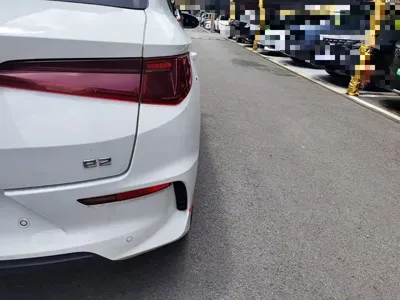 BYD e2
