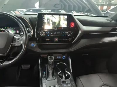 Toyota Crown Kluger