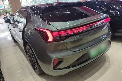 Zeekr 001
