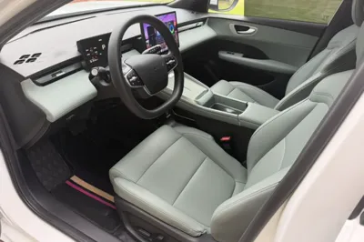 Roewe D6