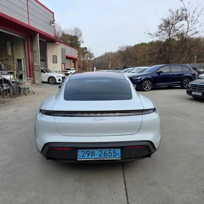 Porsche Taycan
