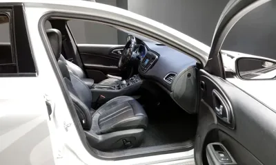 Chrysler 200