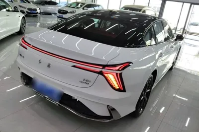 Hongqi H6