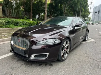 Jaguar XJ