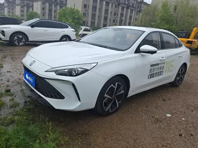 Roewe i5