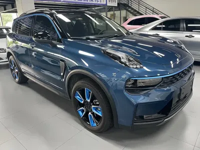 Lynk & Co 01
