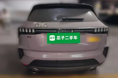 Lynk & Co 06