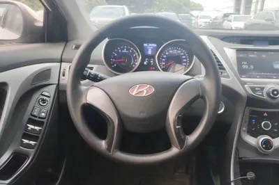 Hyundai Elantra (5th Generation