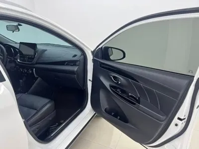Toyota Yaris L