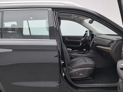 Roewe RX8