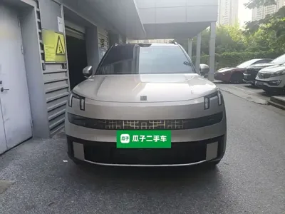 Lynk & Co 领克900