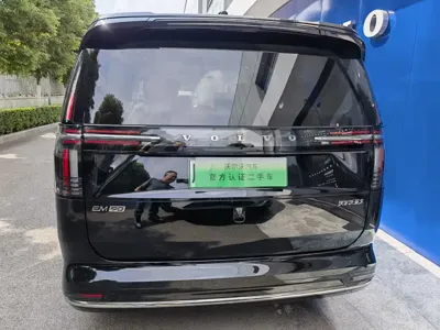 Volvo EM90