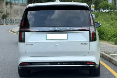 Volvo EM90