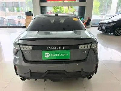 Lynk & Co 03