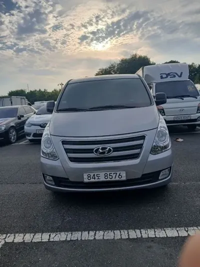 Hyundai Starex