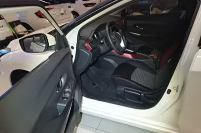 Nissan Lannia