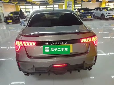 Lynk & Co 03