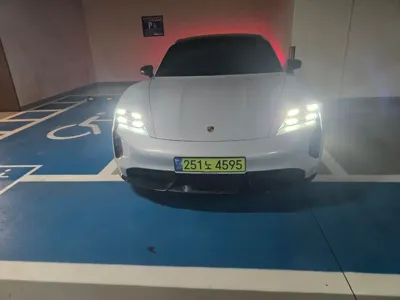 Porsche Taycan