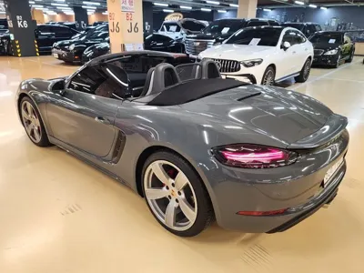 Porsche 718