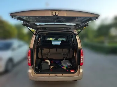 Wuling Hongguang V