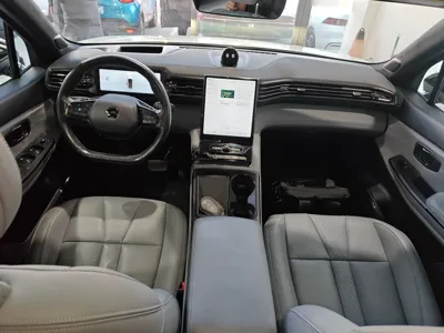 Nio ES8