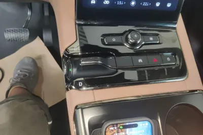 Nio ES8