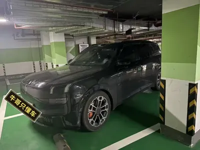 Lynk & Co 领克900