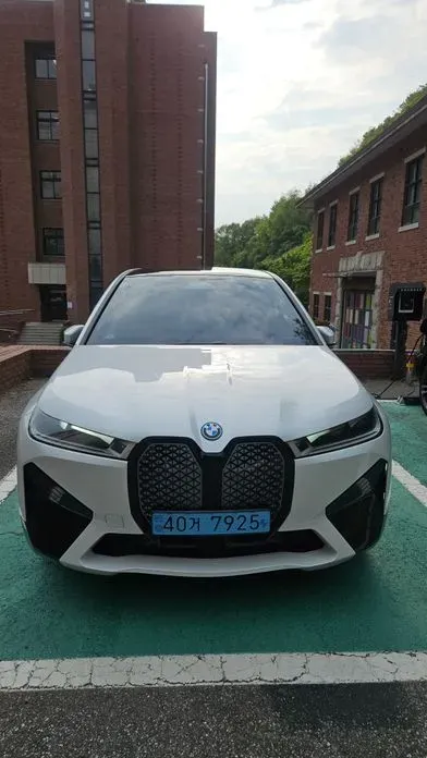 BMW iX