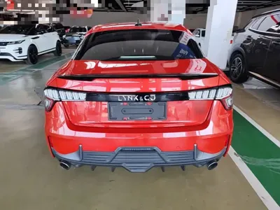 Lynk & Co 03