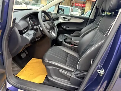 Roewe iMAX8